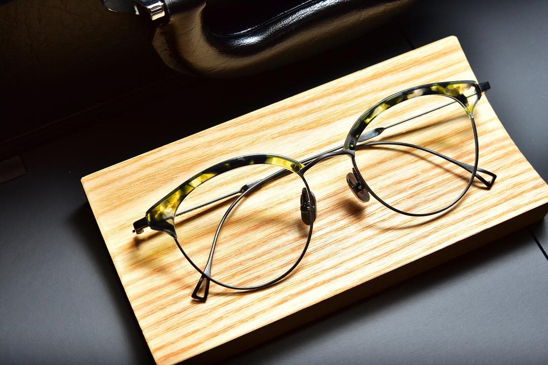 【低価特価】新品　OPTITAL イタリア製　フルリム　メガネ　眼鏡　高級感　上品　軽い フルリム